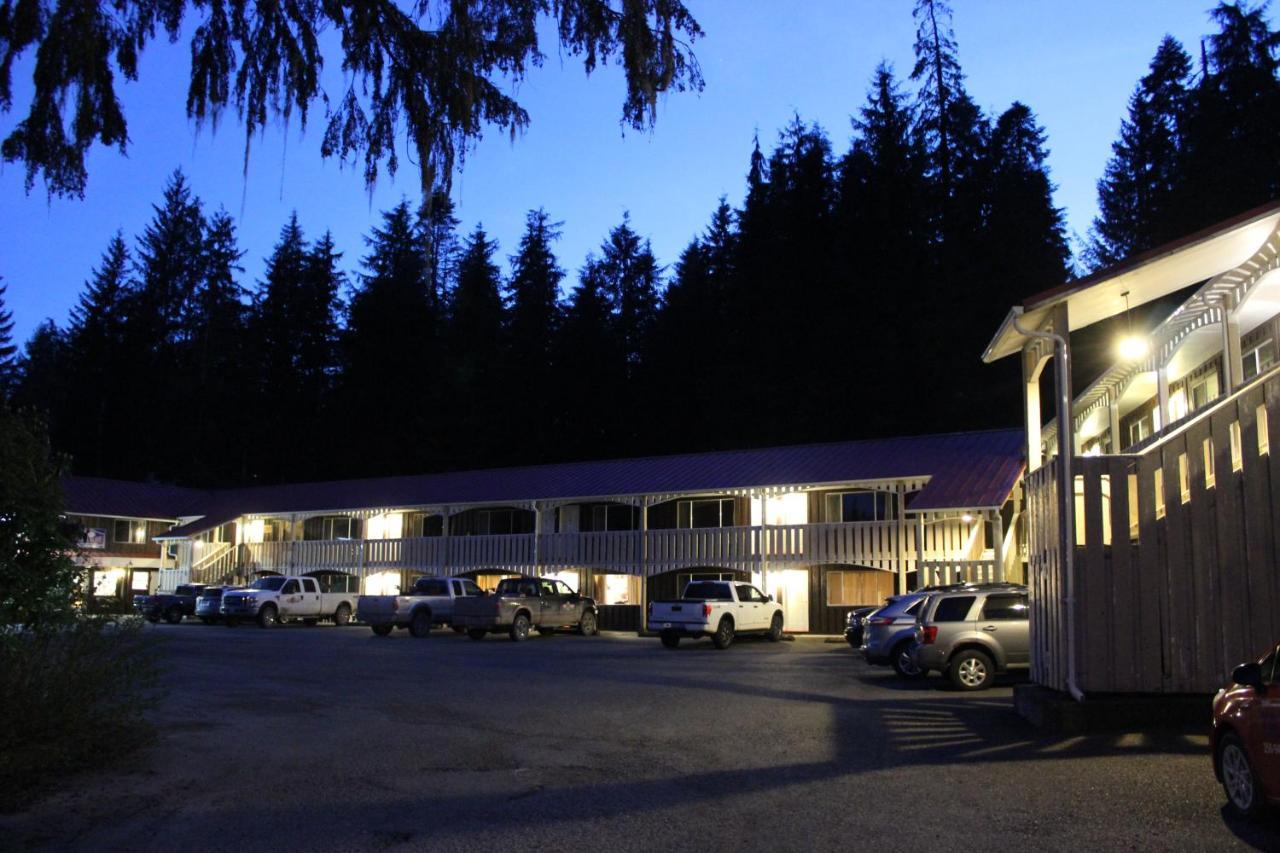 Pioneer Inn By The River Port Hardy Extérieur photo