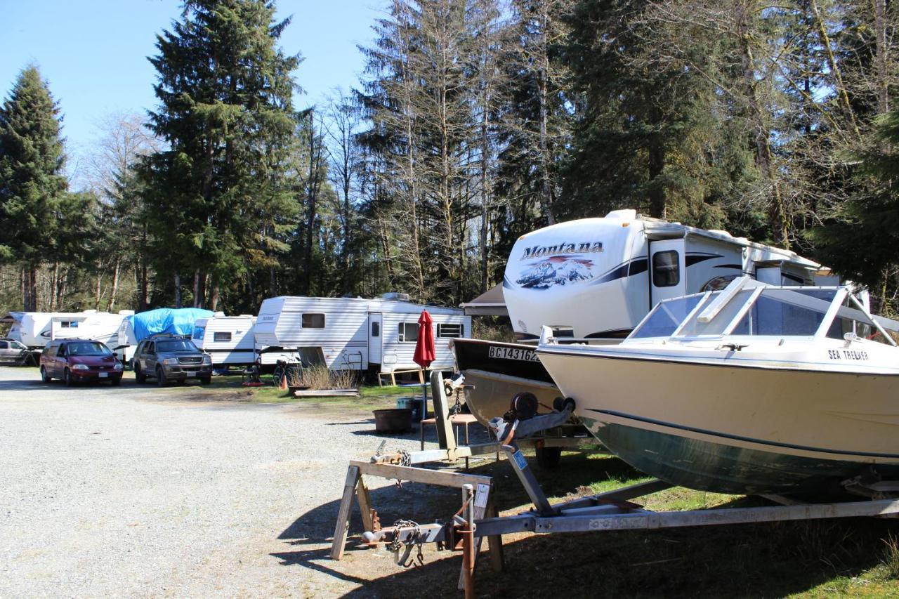 Pioneer Inn By The River Port Hardy Extérieur photo